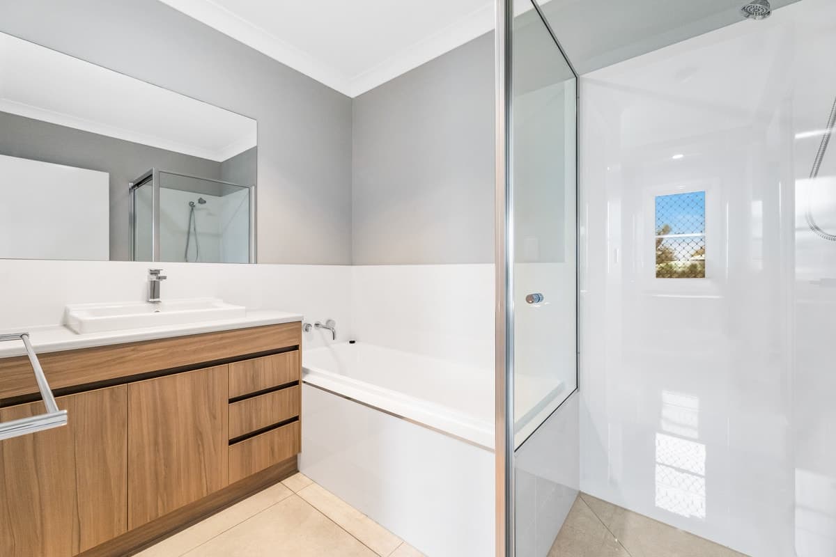 1 / 164 Spring Street, Middle Ridge QLD 4350, Middle Ridge - Thumbnail 6