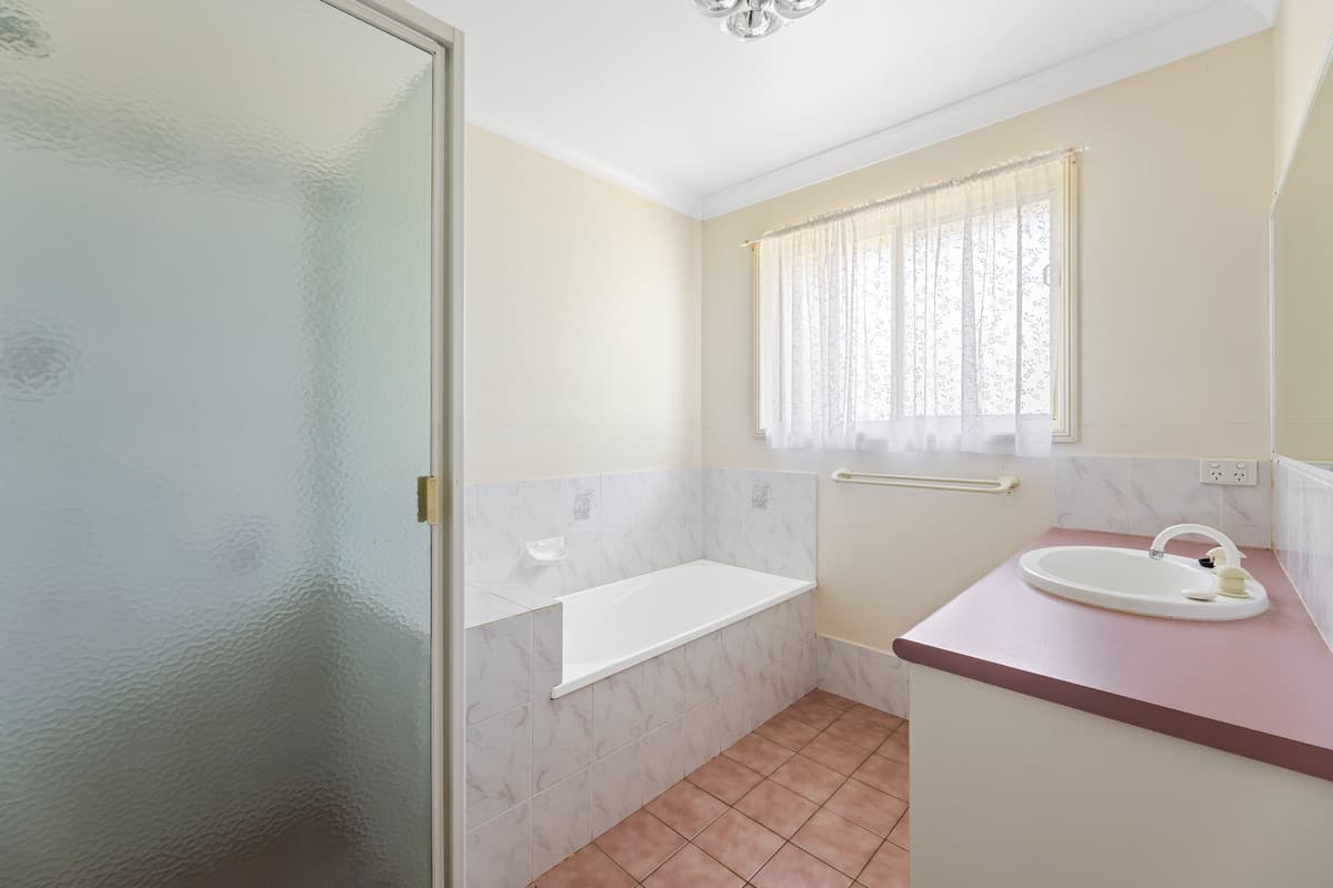 17 Jutsum Street, Middle Ridge QLD 4350, Middle Ridge - Thumbnail 3