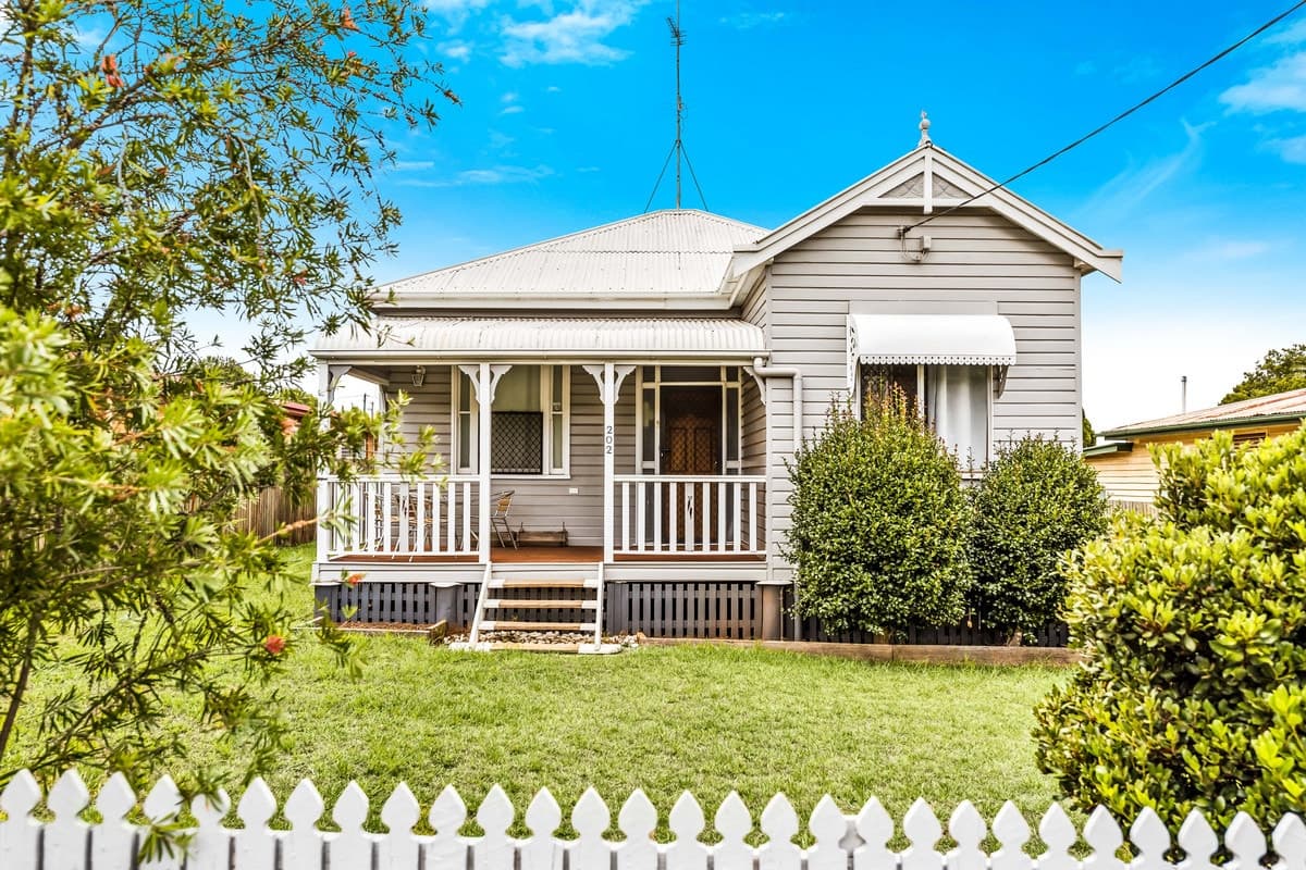 202 Long Street, South Toowoomba QLD 4350, South Toowoomba - Image 1