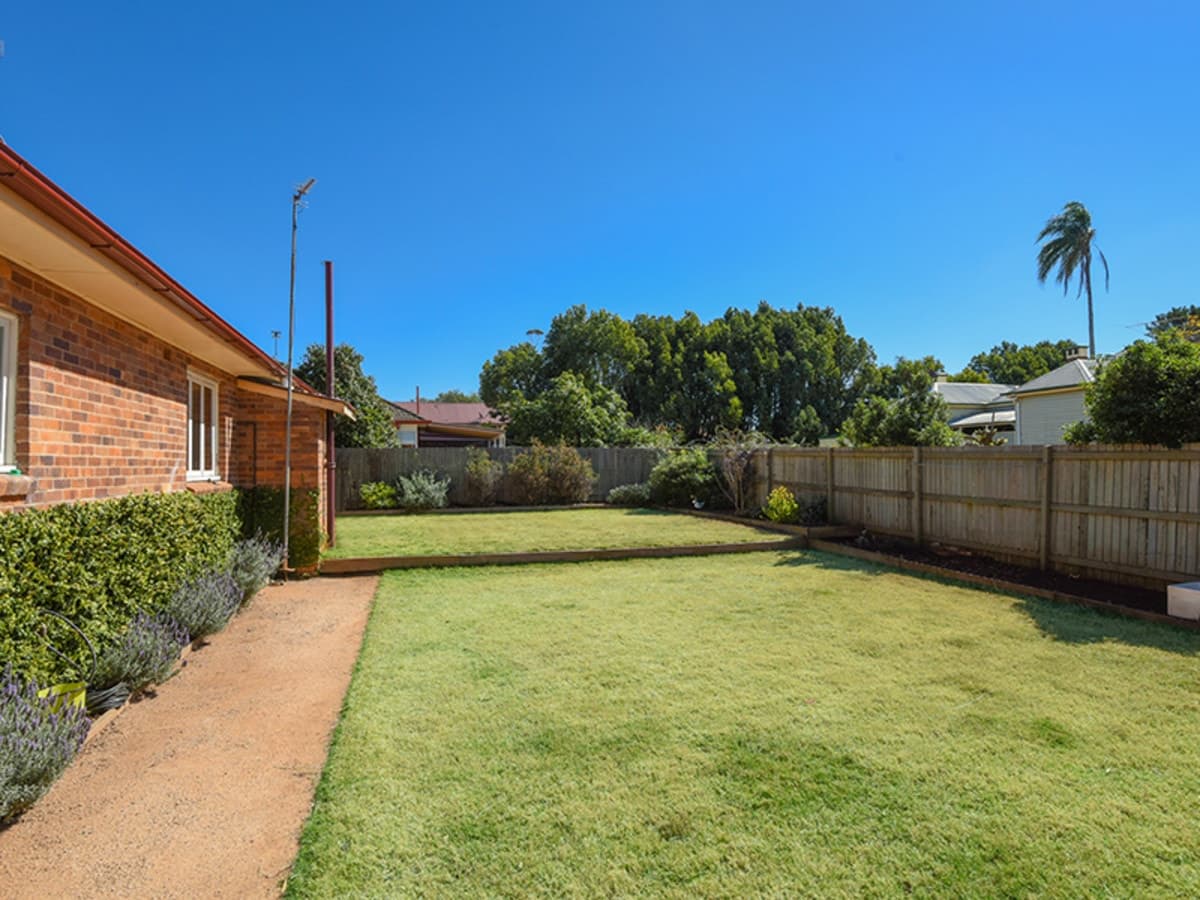 15 Henderson Street, Newtown QLD 4350, Newtown - Thumbnail 3