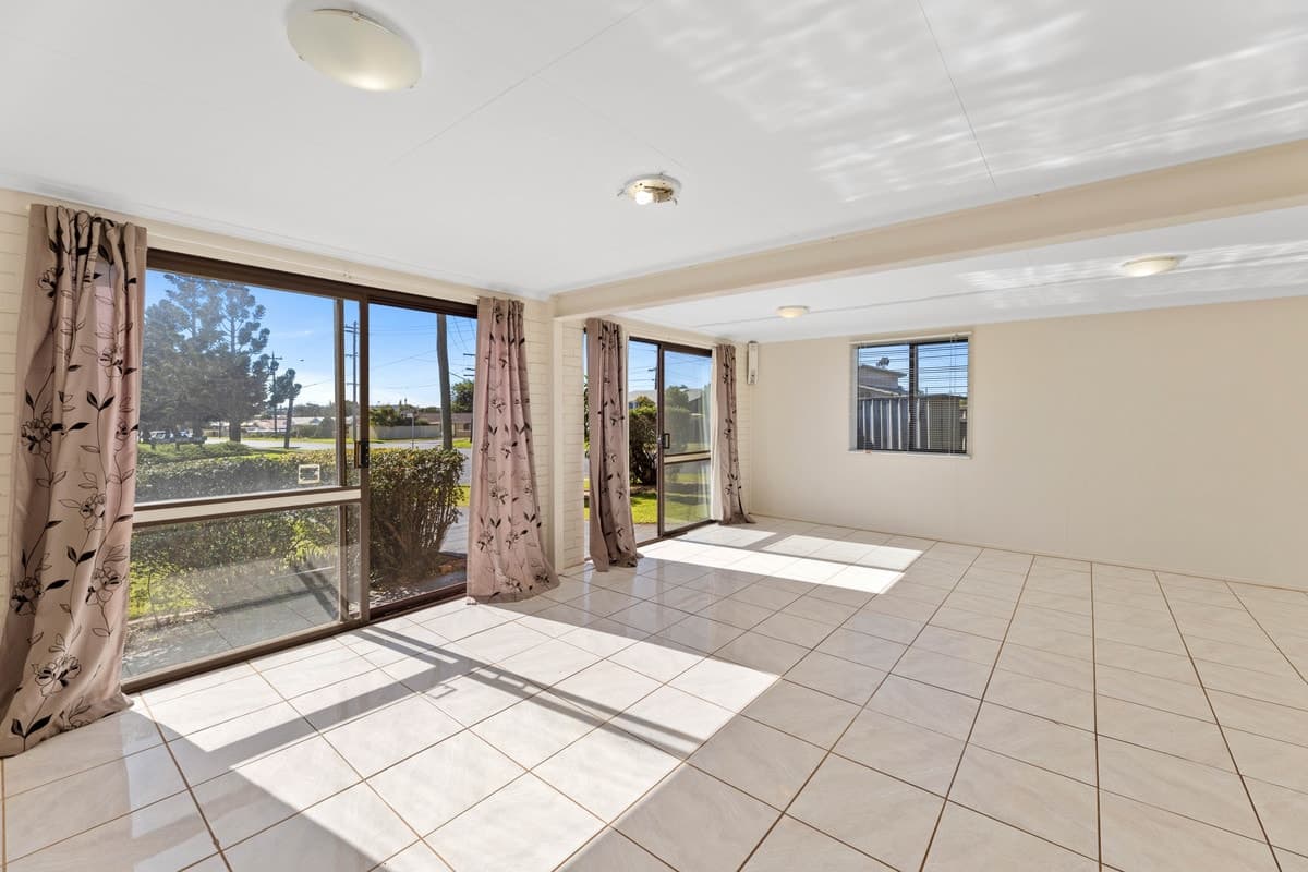 2 Tyson Street, Newtown QLD 4350, Newtown - Thumbnail 2