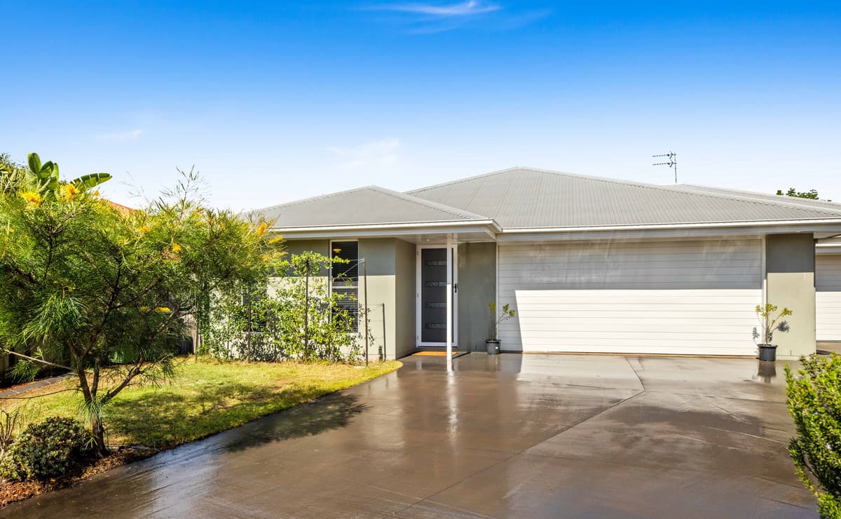 1 / 24 Sambar Court, Kearneys Spring QLD 4350, Kearneys Spring - Image 1