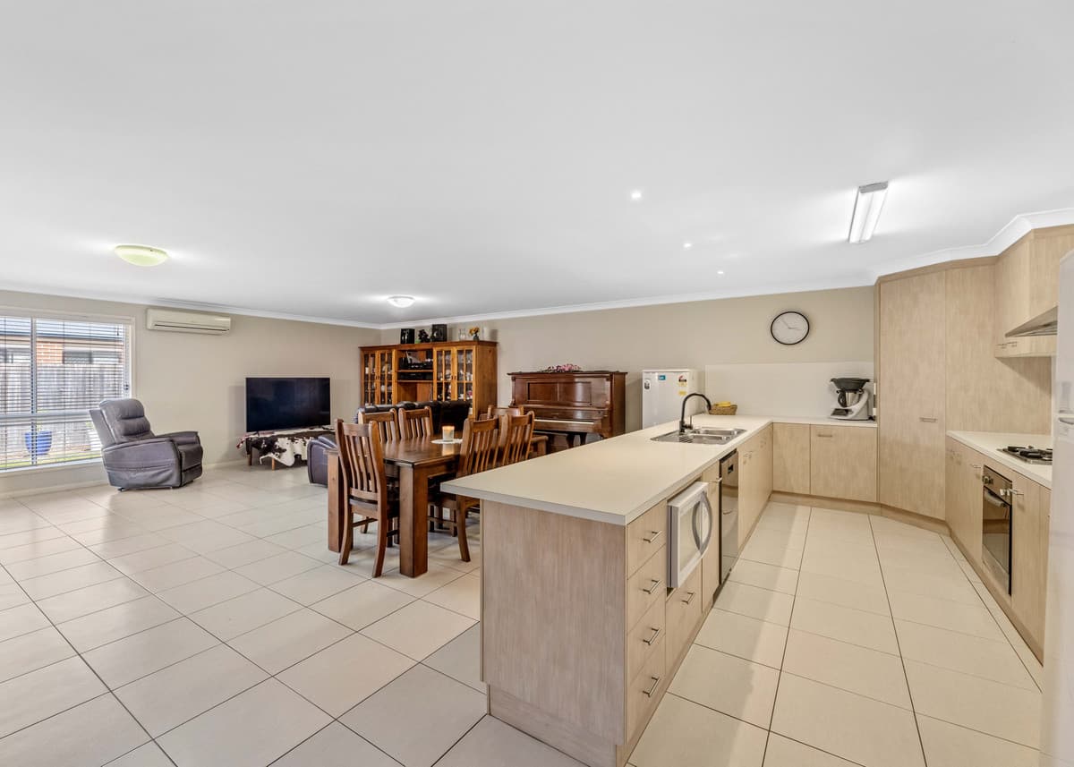 1 / 24 Sambar Court, Kearneys Spring QLD 4350, Kearneys Spring - Thumbnail 5