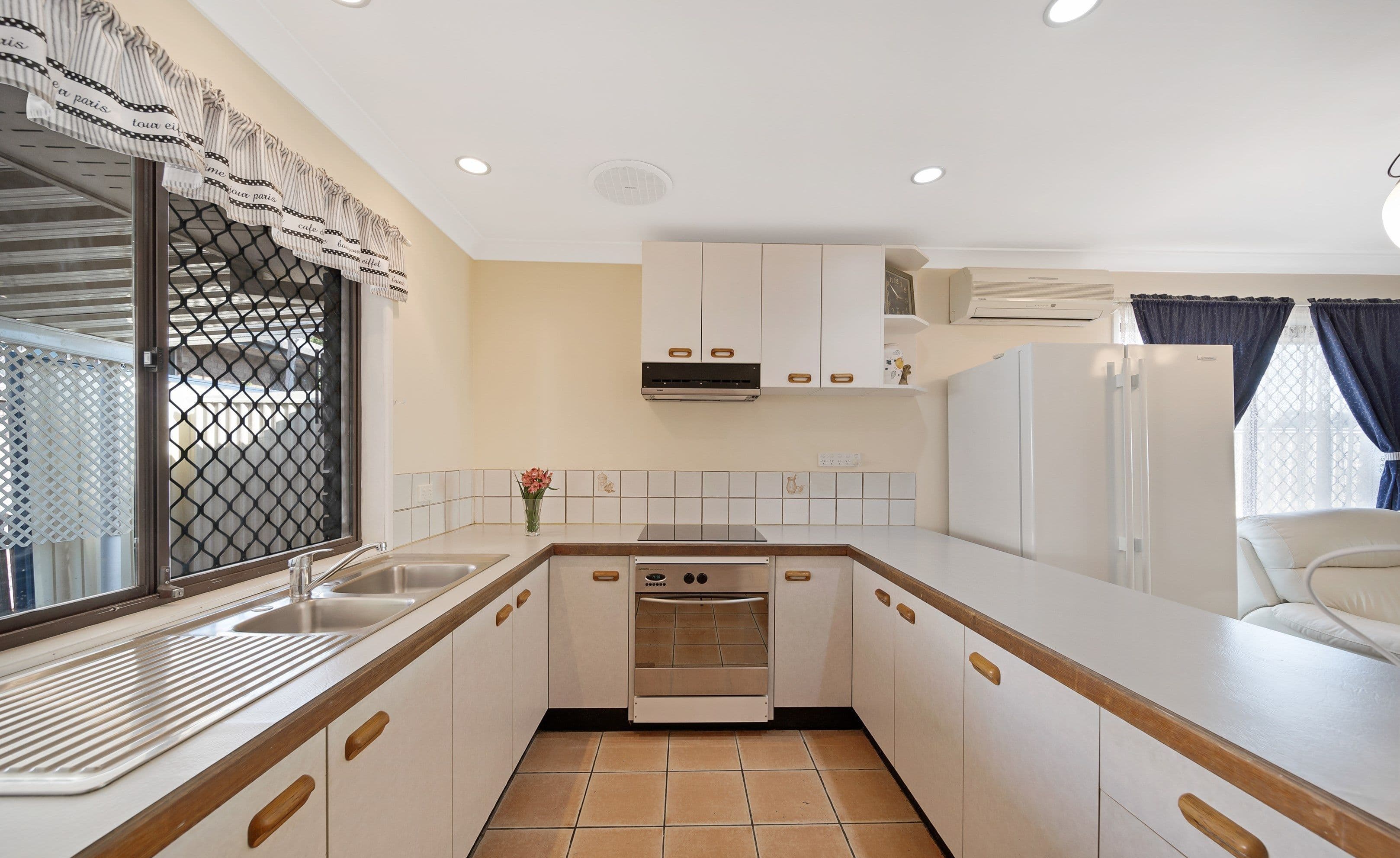 94 Spring Street, Middle Ridge - Thumbnail 5