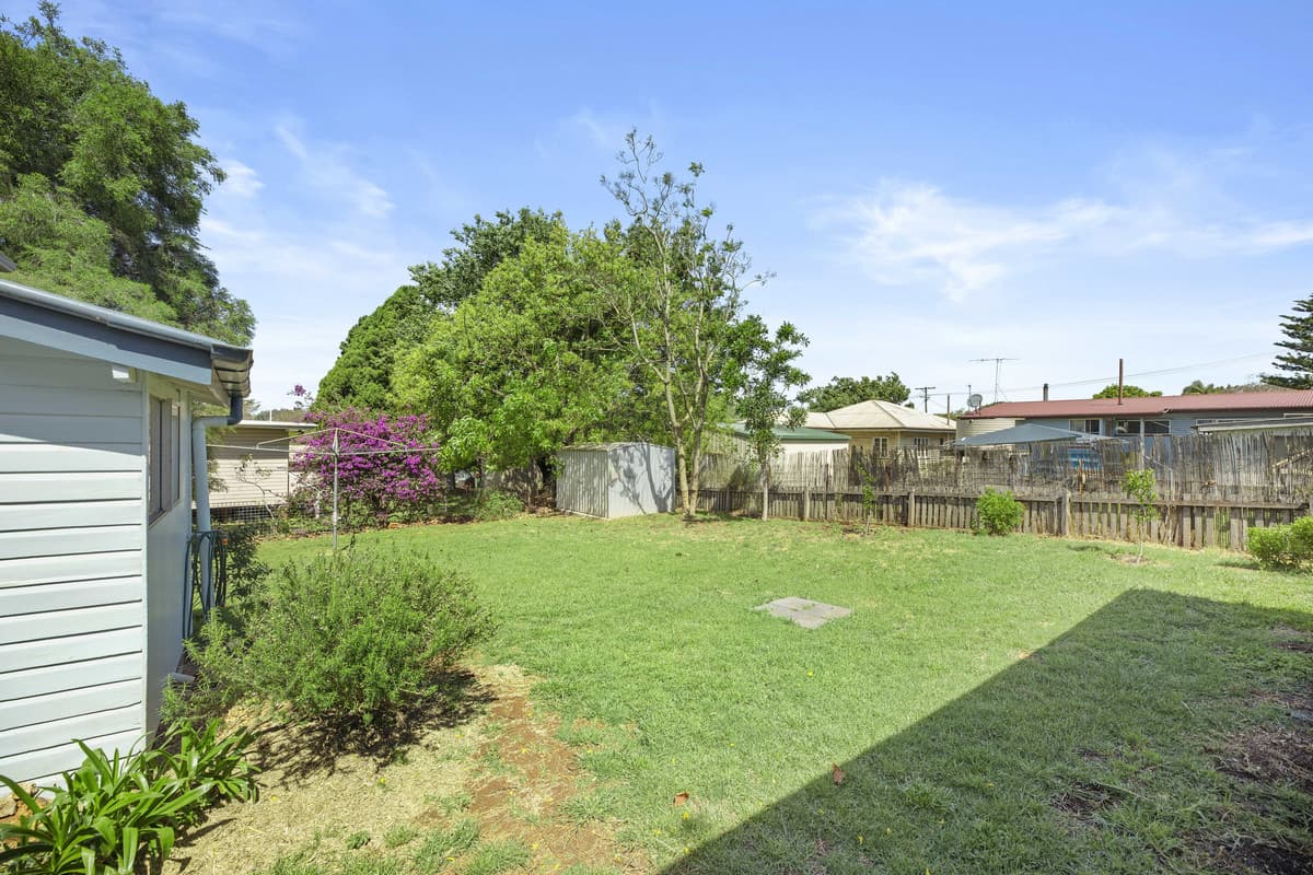8 Dunkley Street, South Toowoomba QLD 4350, South Toowoomba - Thumbnail 5
