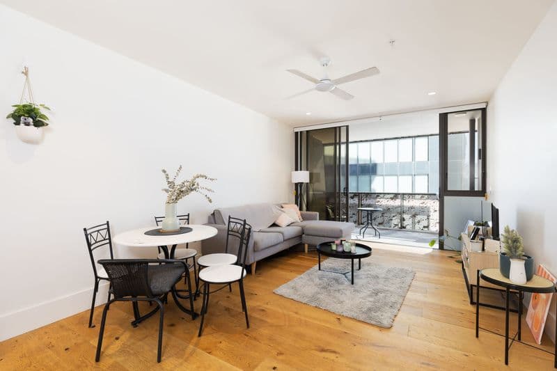 1109/14 Ella Street, Newstead - Image 1