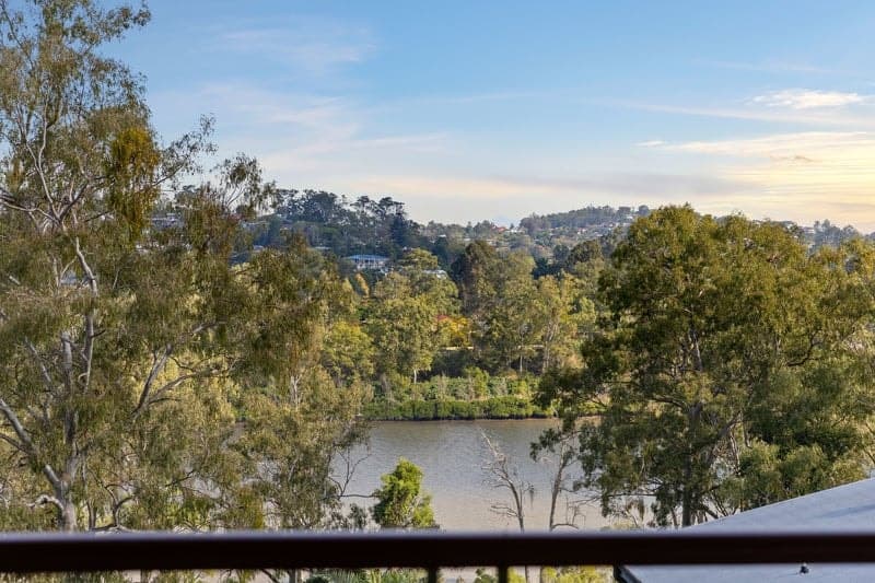 54 Sunset Road, Kenmore - Thumbnail 4