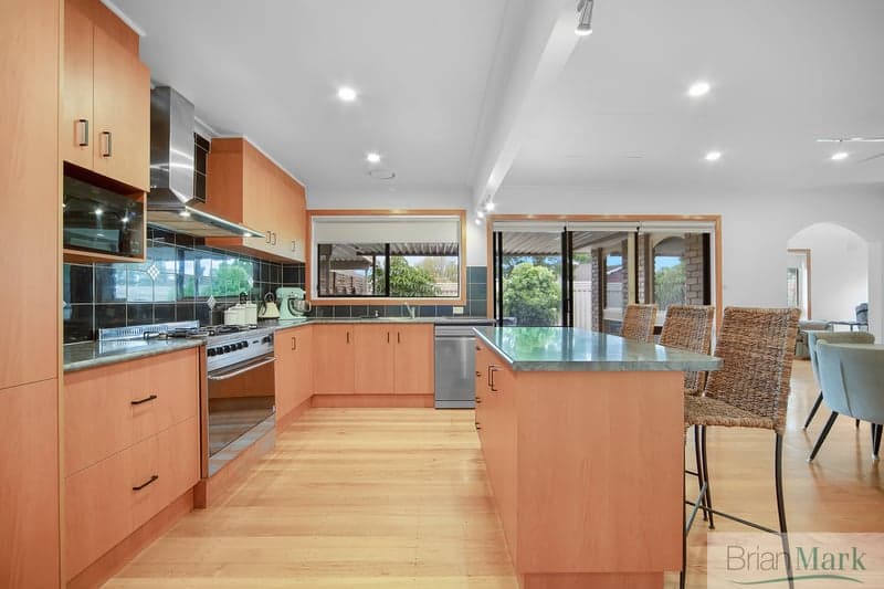 12 Honour Avenue, Wyndham Vale - Thumbnail 2