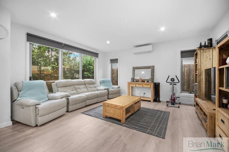 2/54 Kookaburra Avenue, Werribee - Thumbnail 4