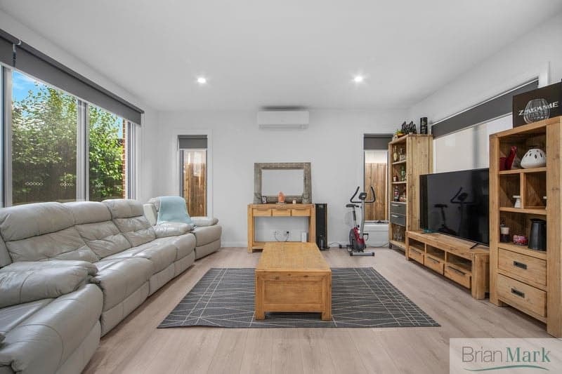 2/54 Kookaburra Avenue, Werribee - Thumbnail 5