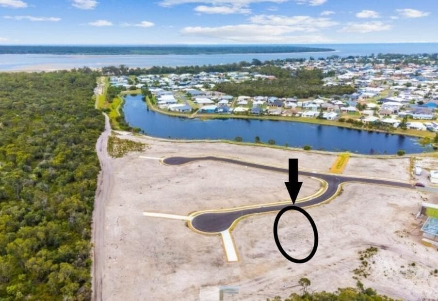 206, 207 And 208 Railway Parade And 7-17 John Street, Burrum Heads - Image 1