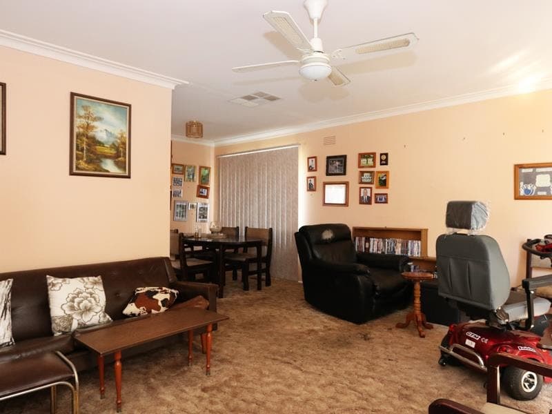 13 Barrot Avenue, Hoppers Crossing - Thumbnail 2