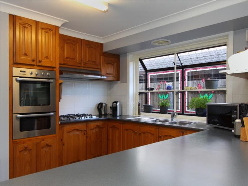 18/2 Forestview Way, Hoppers Crossing - Thumbnail 2
