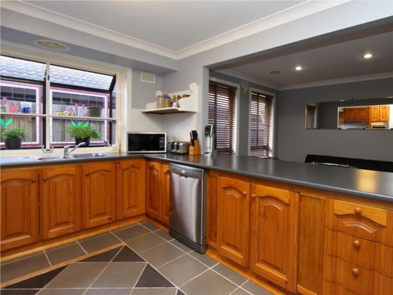 18/2 Forestview Way, Hoppers Crossing - Thumbnail 4
