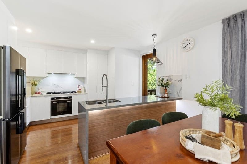 14/15 Kersley Road, Kenmore - Thumbnail 5