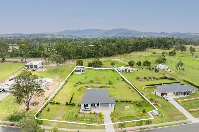 100 Aspect Way, Karalee - Thumbnail 2