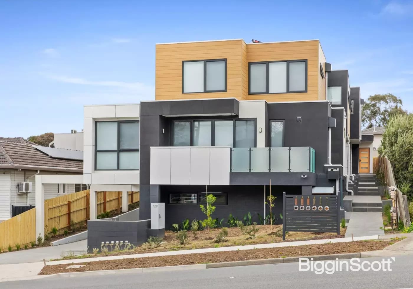 3/2 Hayden Place, Botany - Thumbnail 2