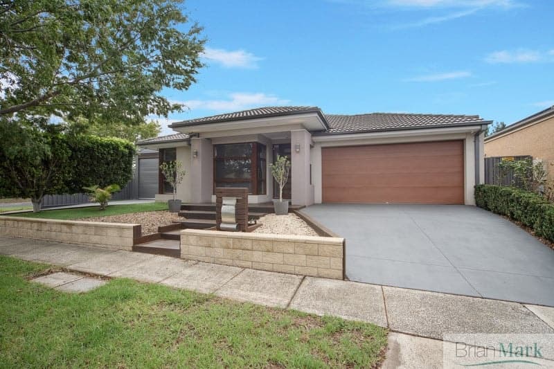 119 Kinglake Drive, Manor Lakes - Thumbnail 2