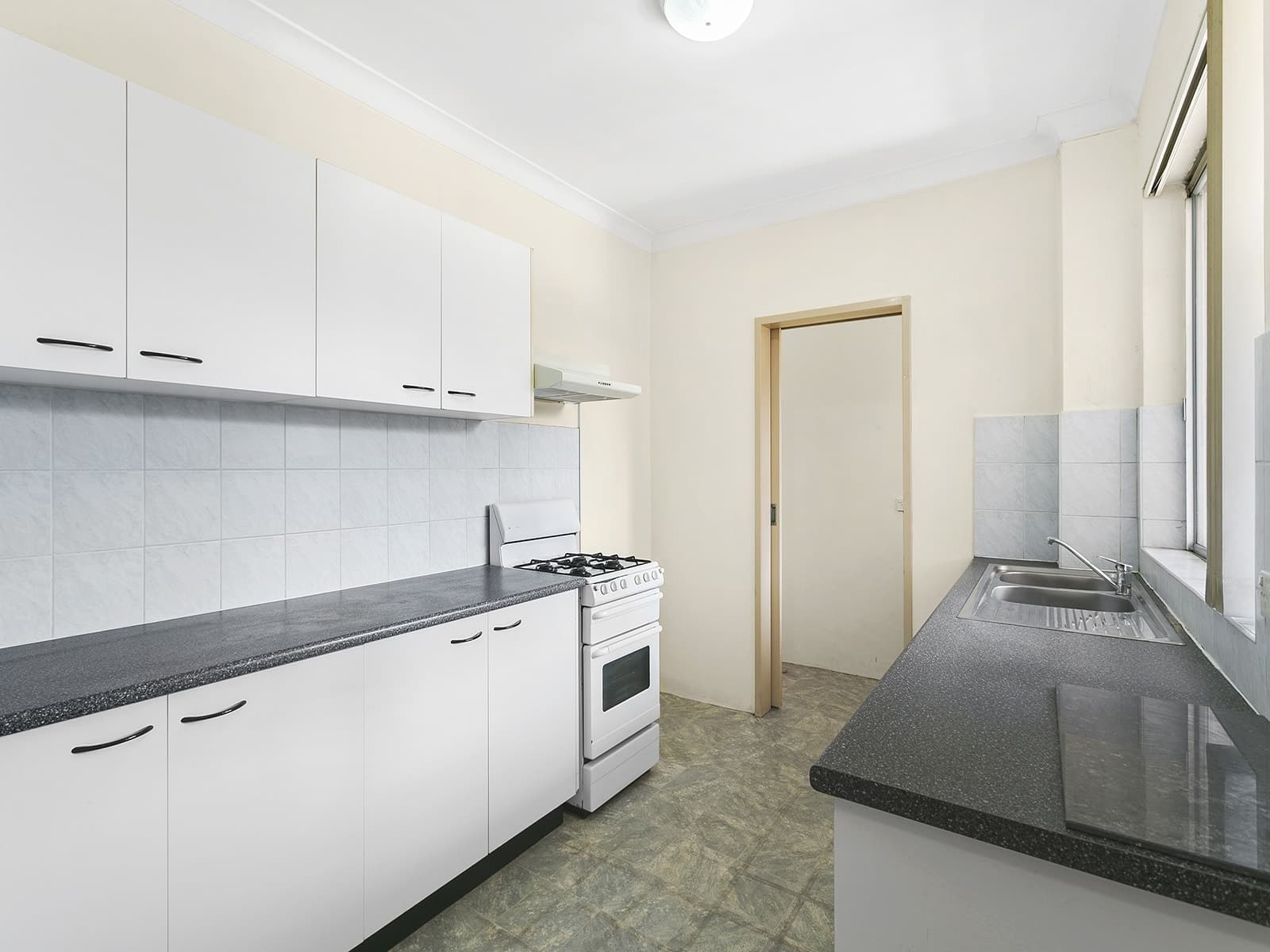 4/11 Unsted Crescent, Hillsdale - Thumbnail 4