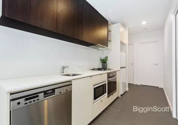 15/15 Kersley Road, Kenmore - Thumbnail 3