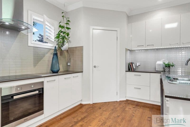 1/1 Norman Grove, Werribee South - Thumbnail 4