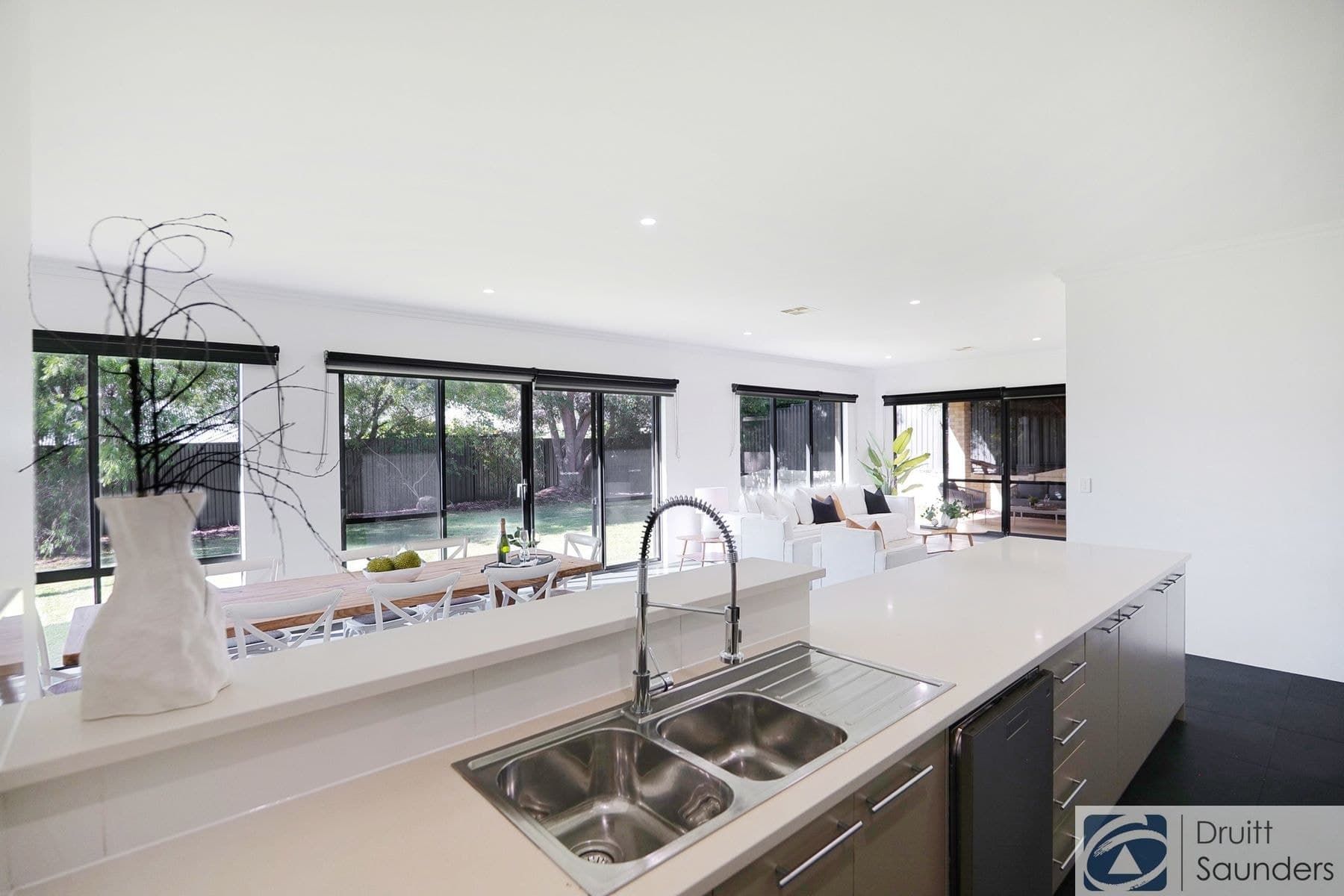 9 Crabbe Place, Karrinyup WA 6018, Karrinyup - Thumbnail 2