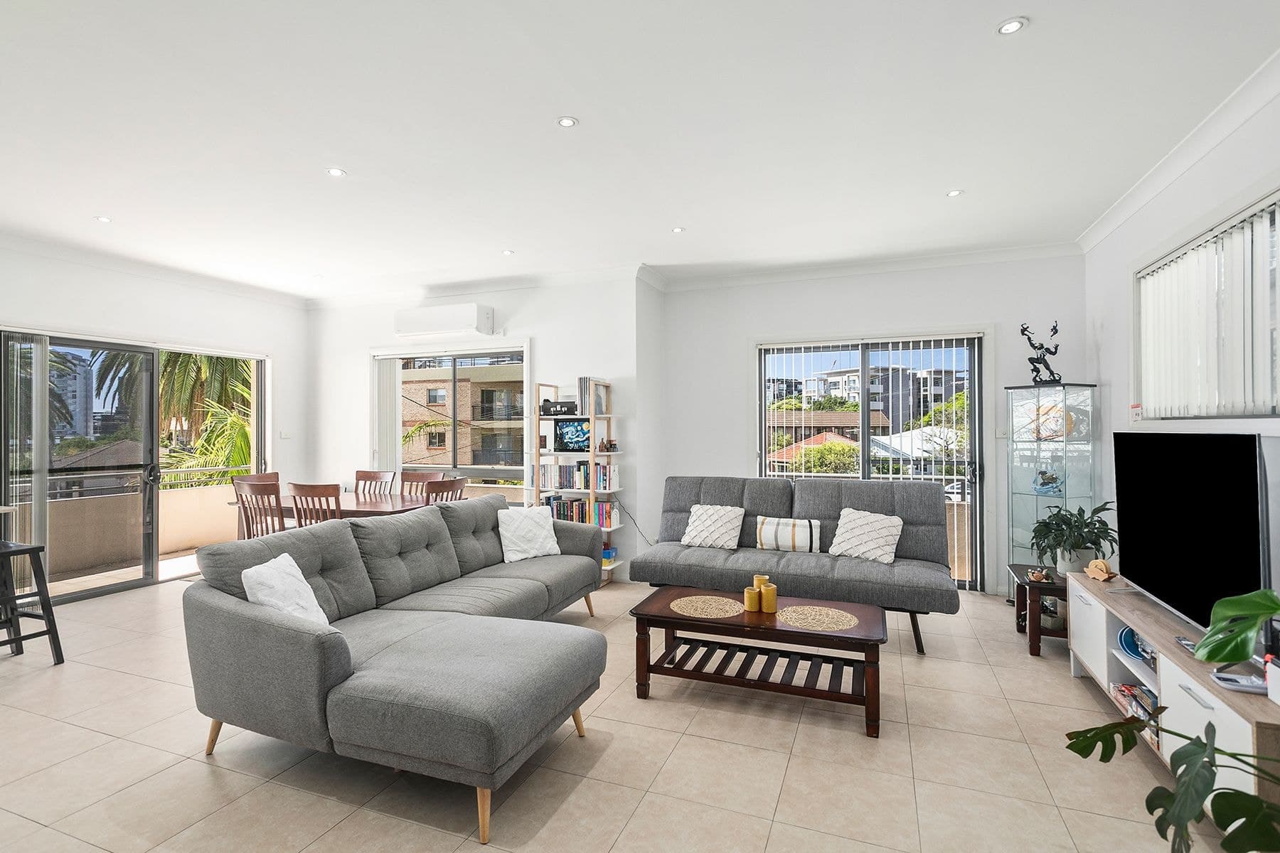 1/38 Robinson Street, Wollongong NSW 2500, Wollongong - Thumbnail 2