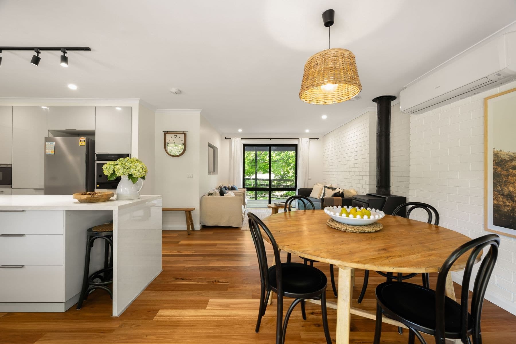 2 Showers Avenue, Bright VIC 3741, Bright - Thumbnail 5