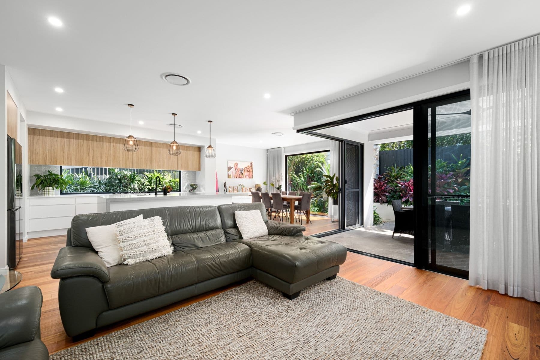 4 Rowan Crescent, Merewether NSW 2291, Merewether - Thumbnail 3