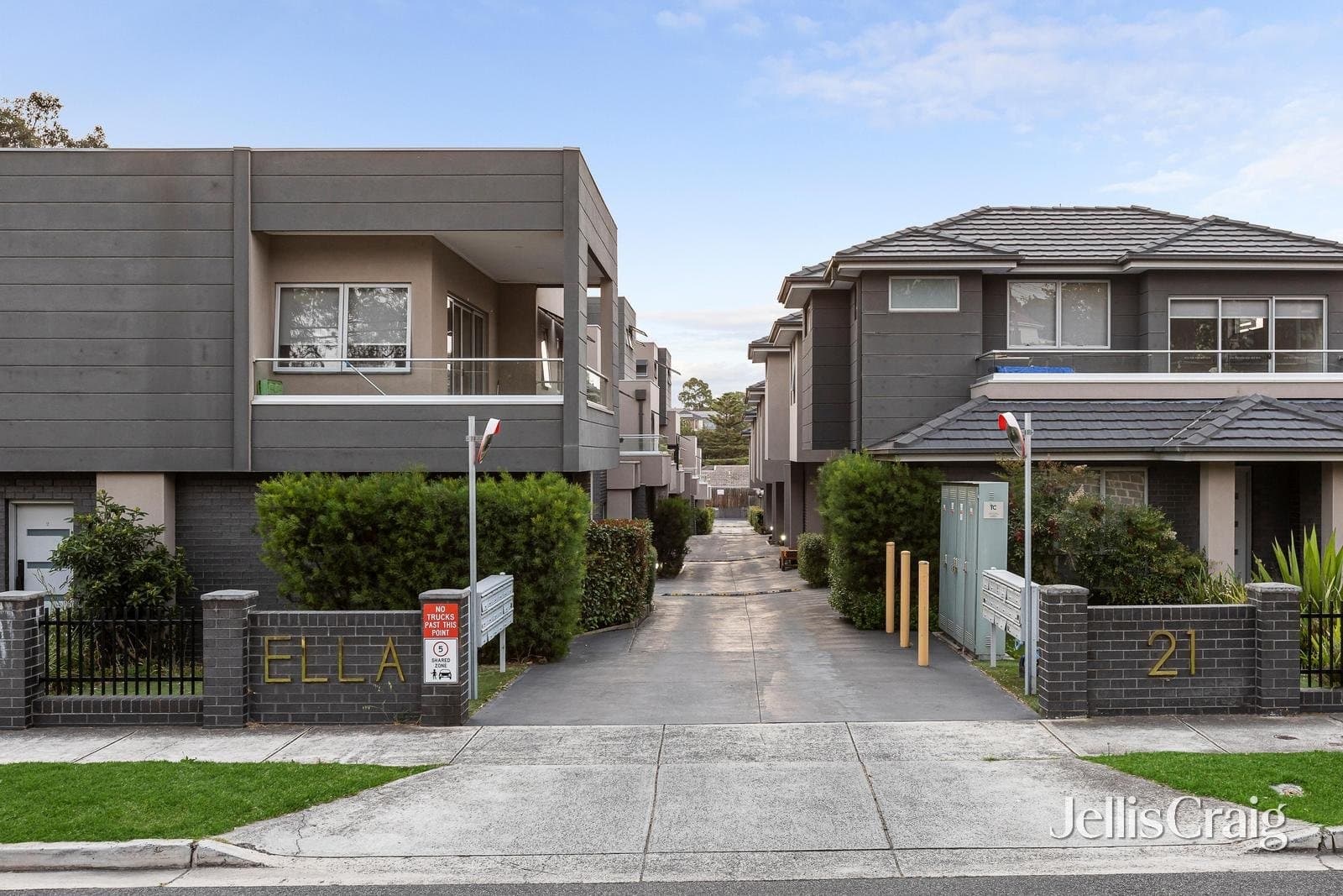 11/21 Station Road, Oak Park, Oak Park - Image 1