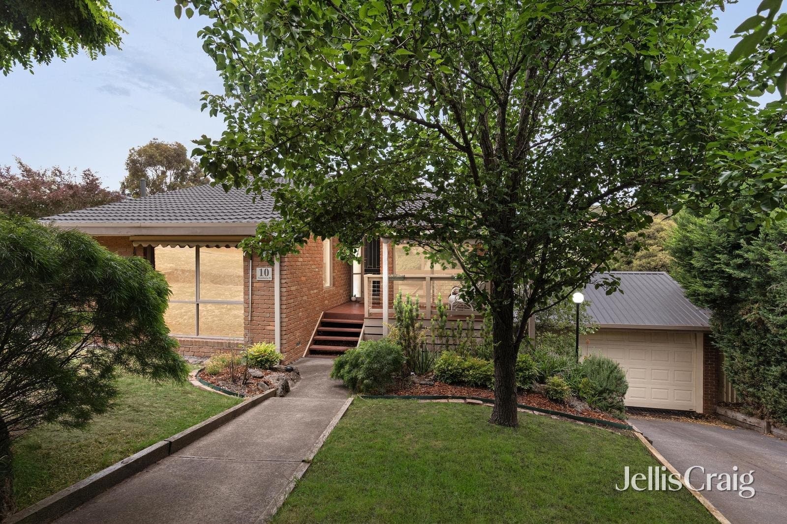 10 Toombarra Place, Greensborough, Greensborough - Thumbnail 2