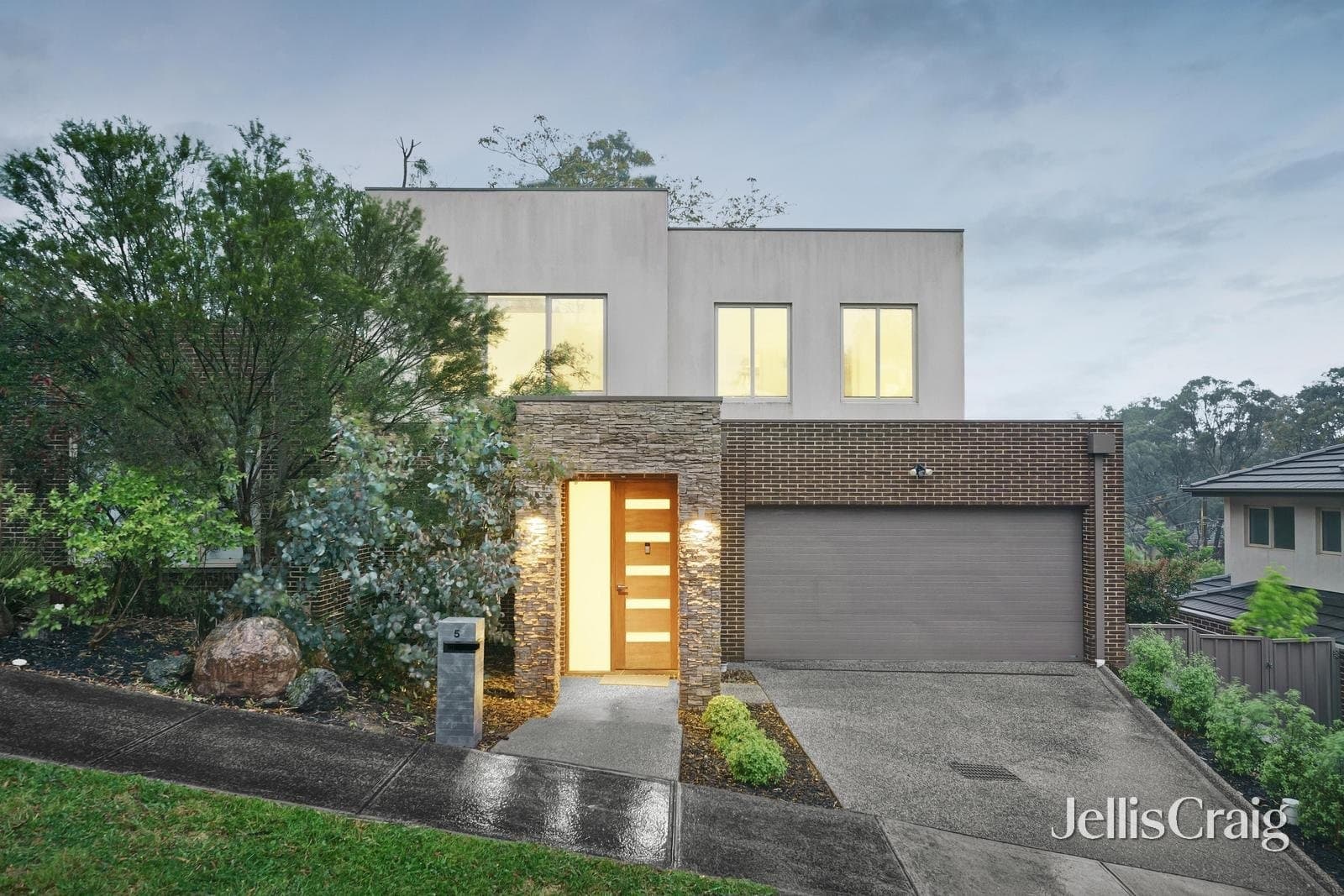 5 Ayr Court, Briar Hill, Briar Hill - Thumbnail 2
