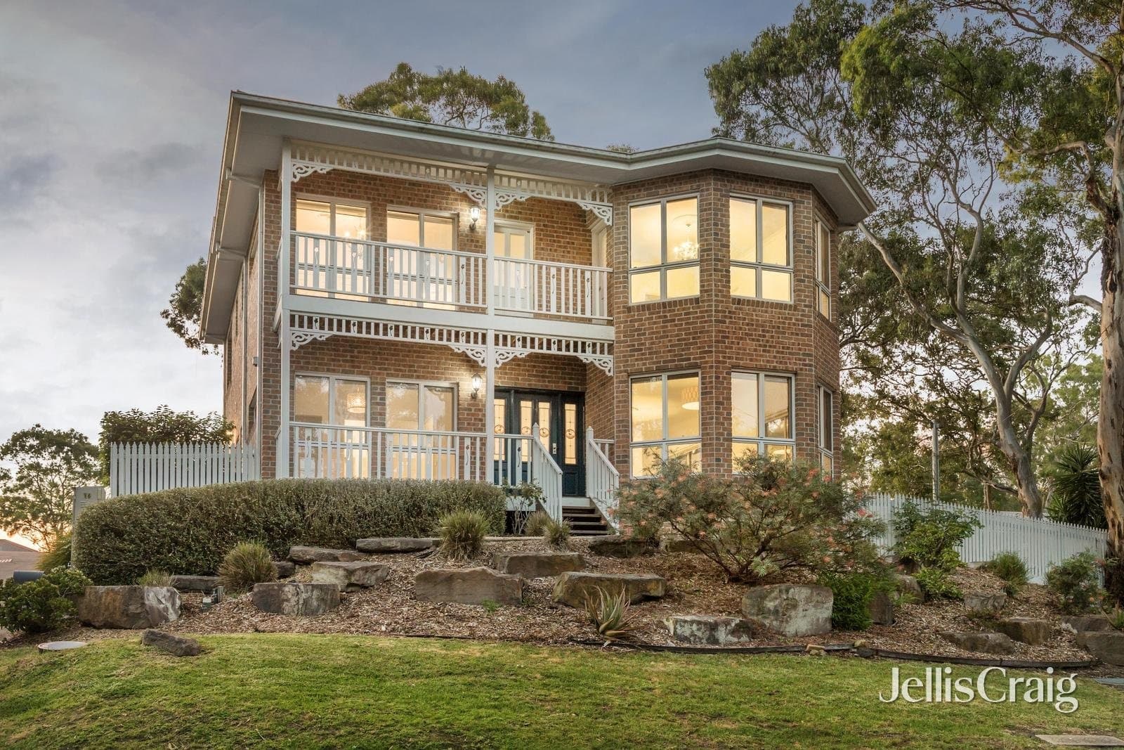 2/16 Piper Crescent, Eltham, Eltham - Thumbnail 2