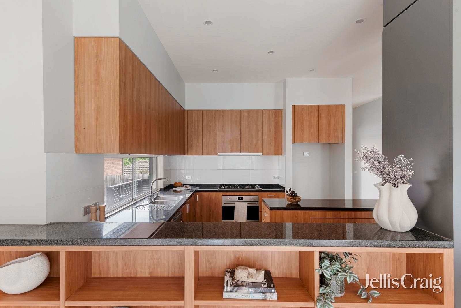34 Baker Avenue, Kew East, Kew East - Thumbnail 5