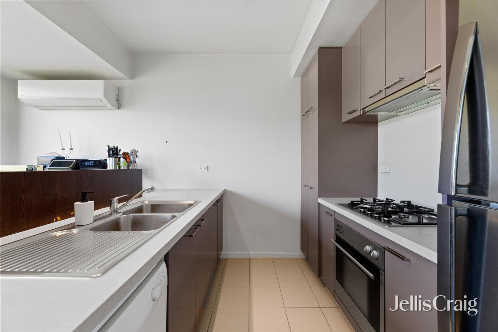 21/2-4 Blair Road, Glen Waverley, Glen Waverley - Thumbnail 6