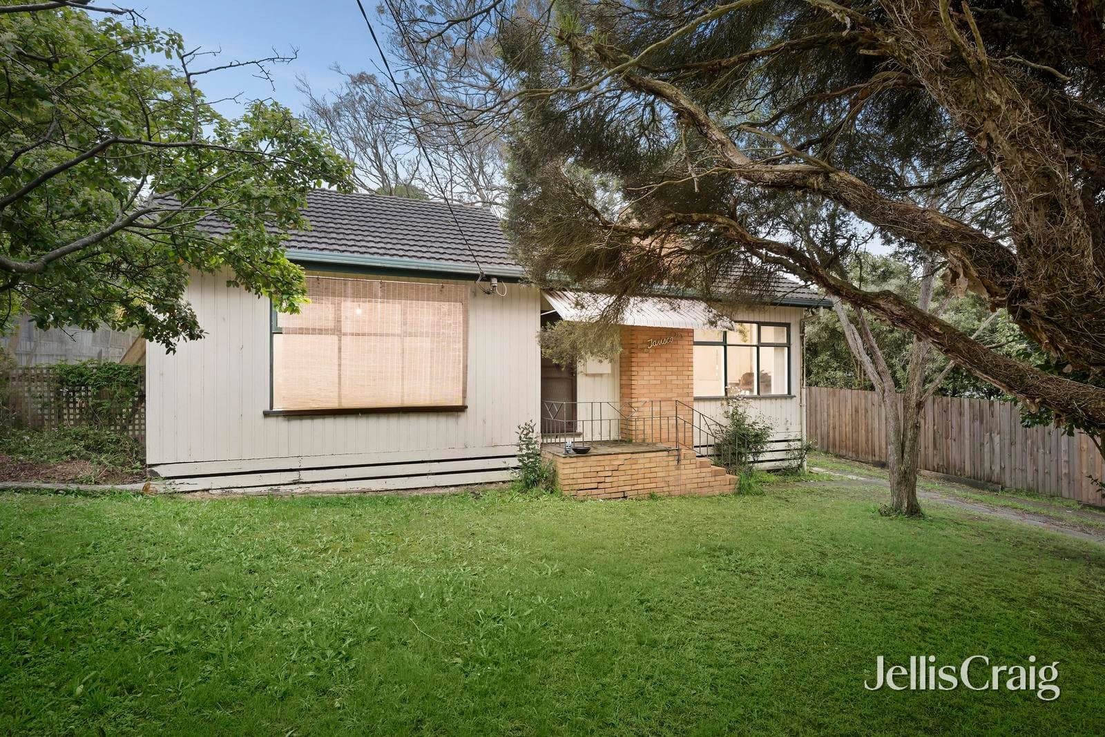 49 Churchill Way, Kilsyth, Kilsyth - Thumbnail 2