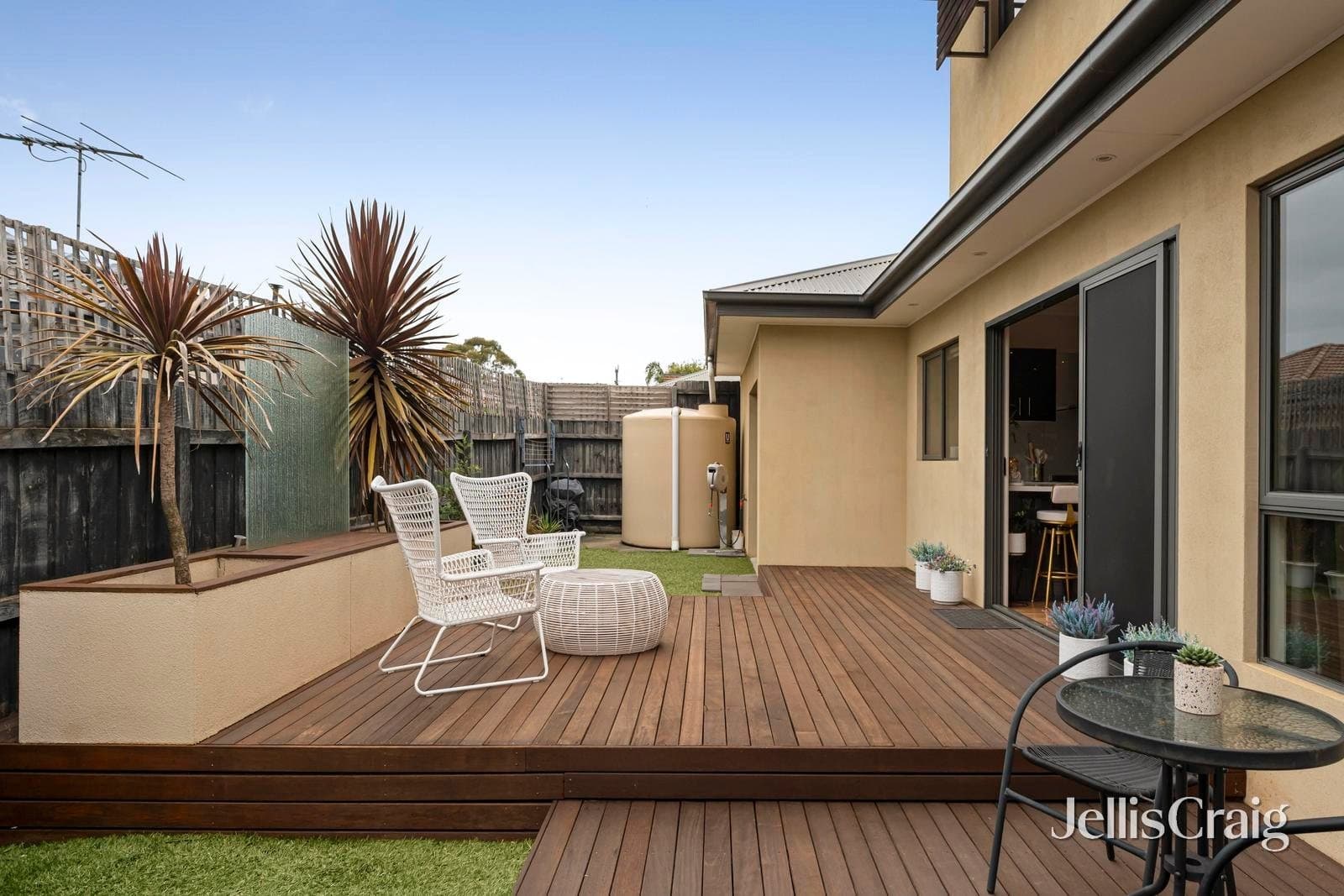 1/2 Burton Court, Bayswater, Bayswater - Image 1
