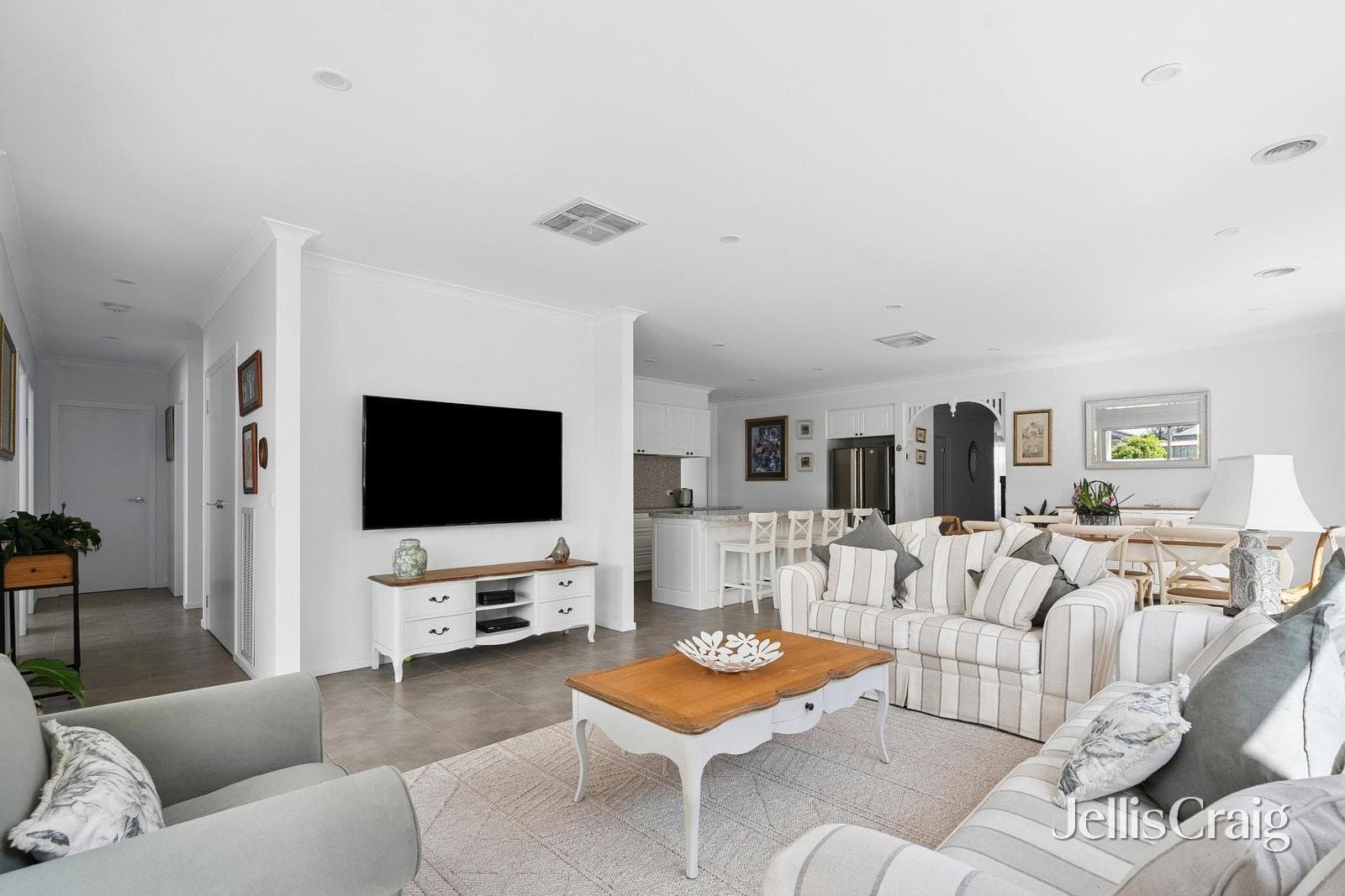 98 Beaumont Avenue, Charlemont, Charlemont - Thumbnail 2