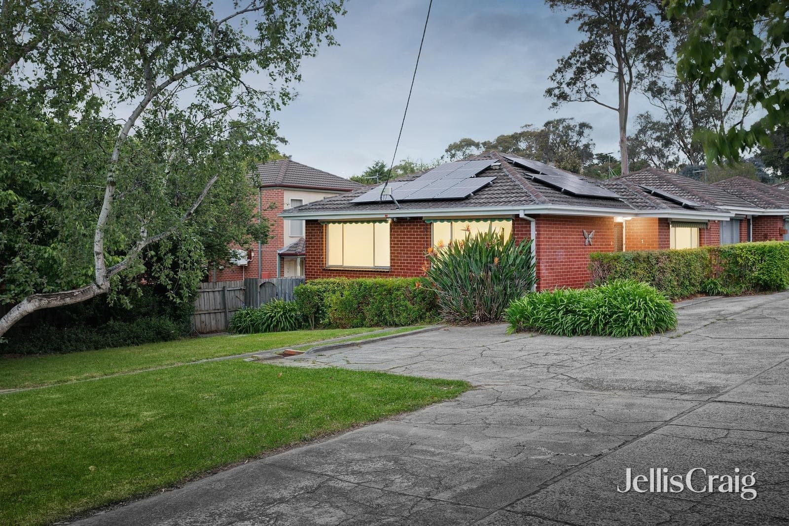 1/185 Grimshaw Street, Greensborough, Greensborough - Thumbnail 2