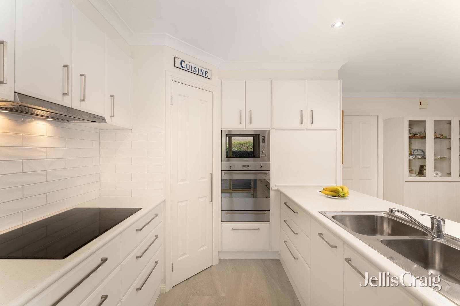 3 Faversham Avenue, Lake Gardens, Lake Gardens - Thumbnail 6