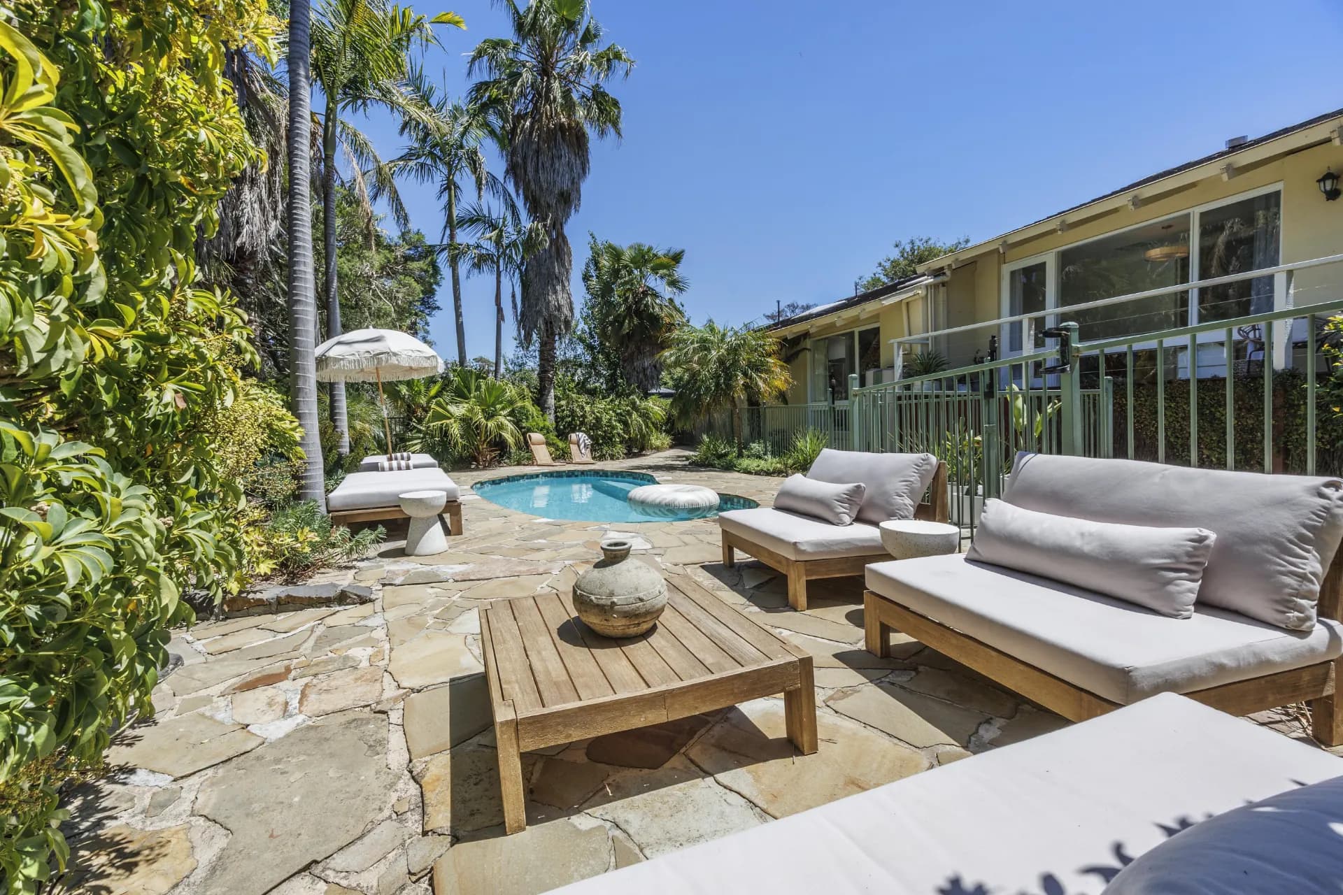 21 Blake  Court, Mount Eliza - Thumbnail 2
