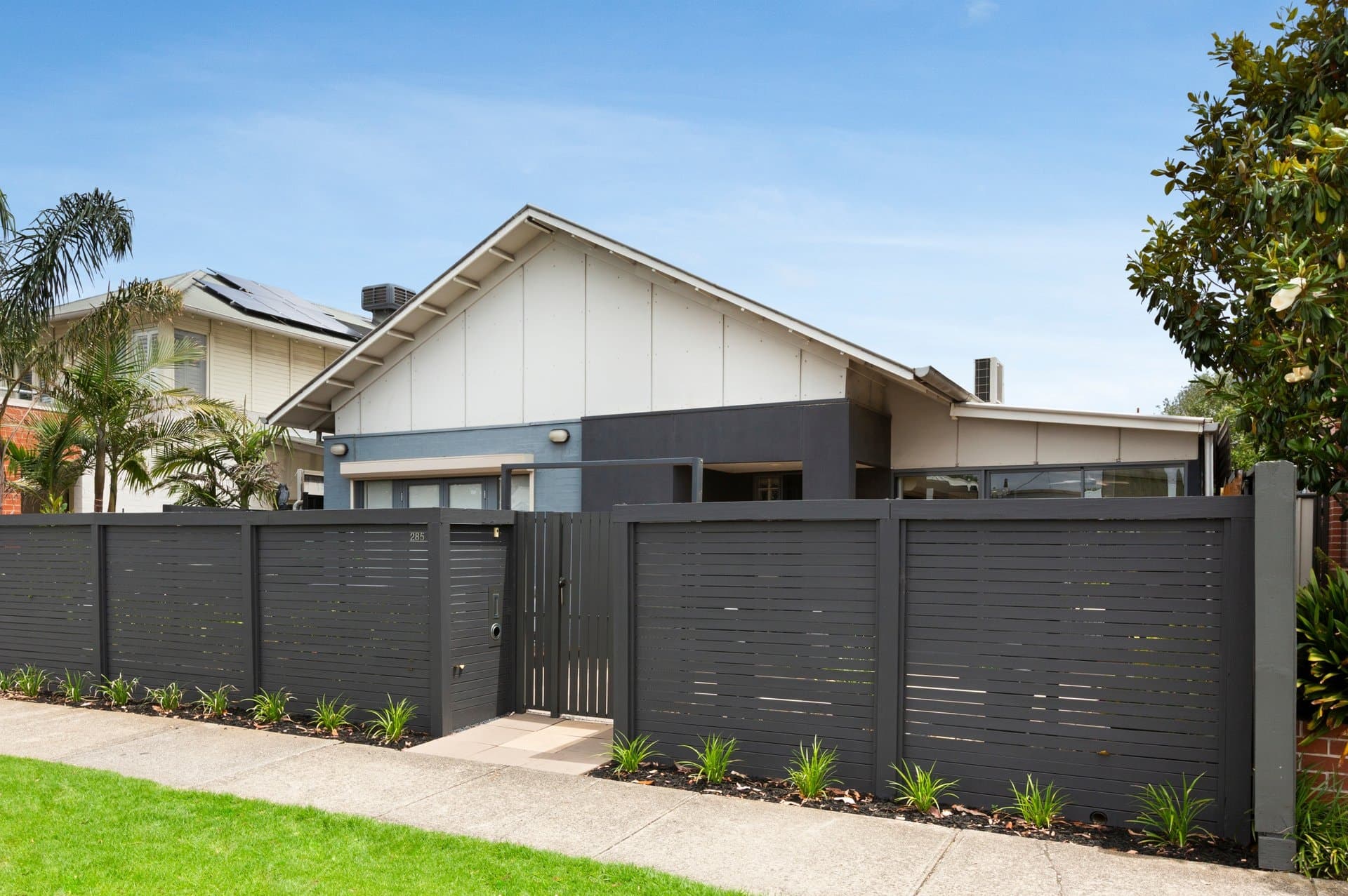 285 Melbourne Road, Newport, Newport - Thumbnail 2