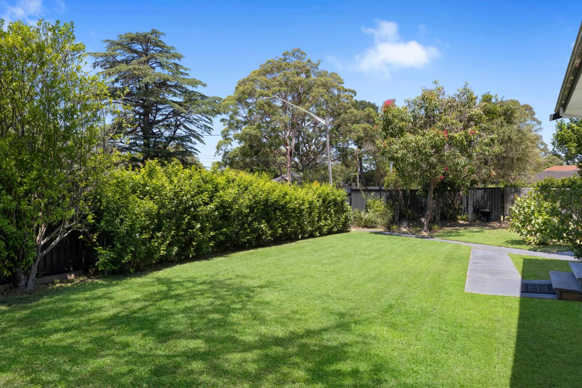 1 Rofe Crescent, Hornsby Heights - Thumbnail 2
