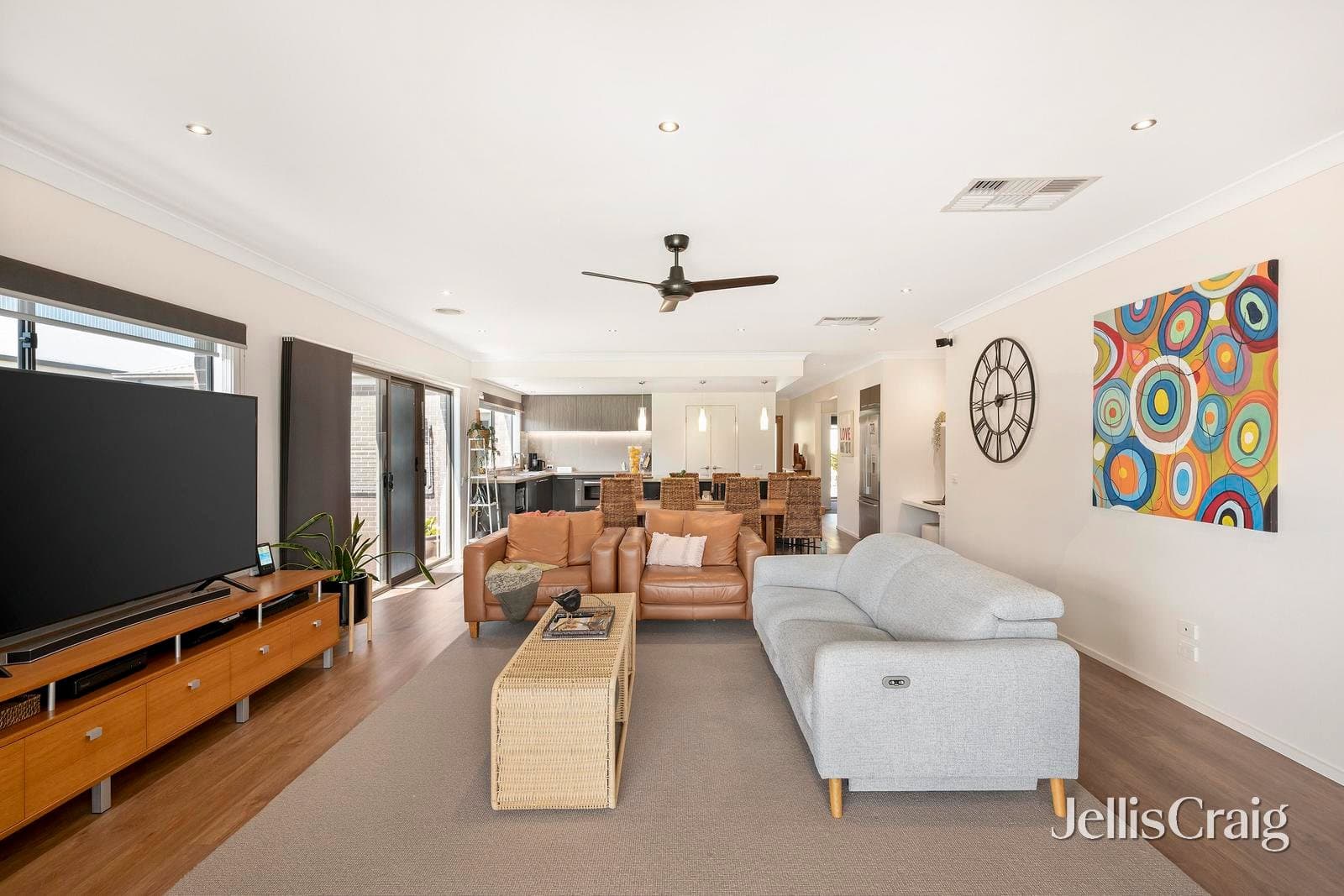 17 Holland Street, Healesville, Healesville - Thumbnail 5