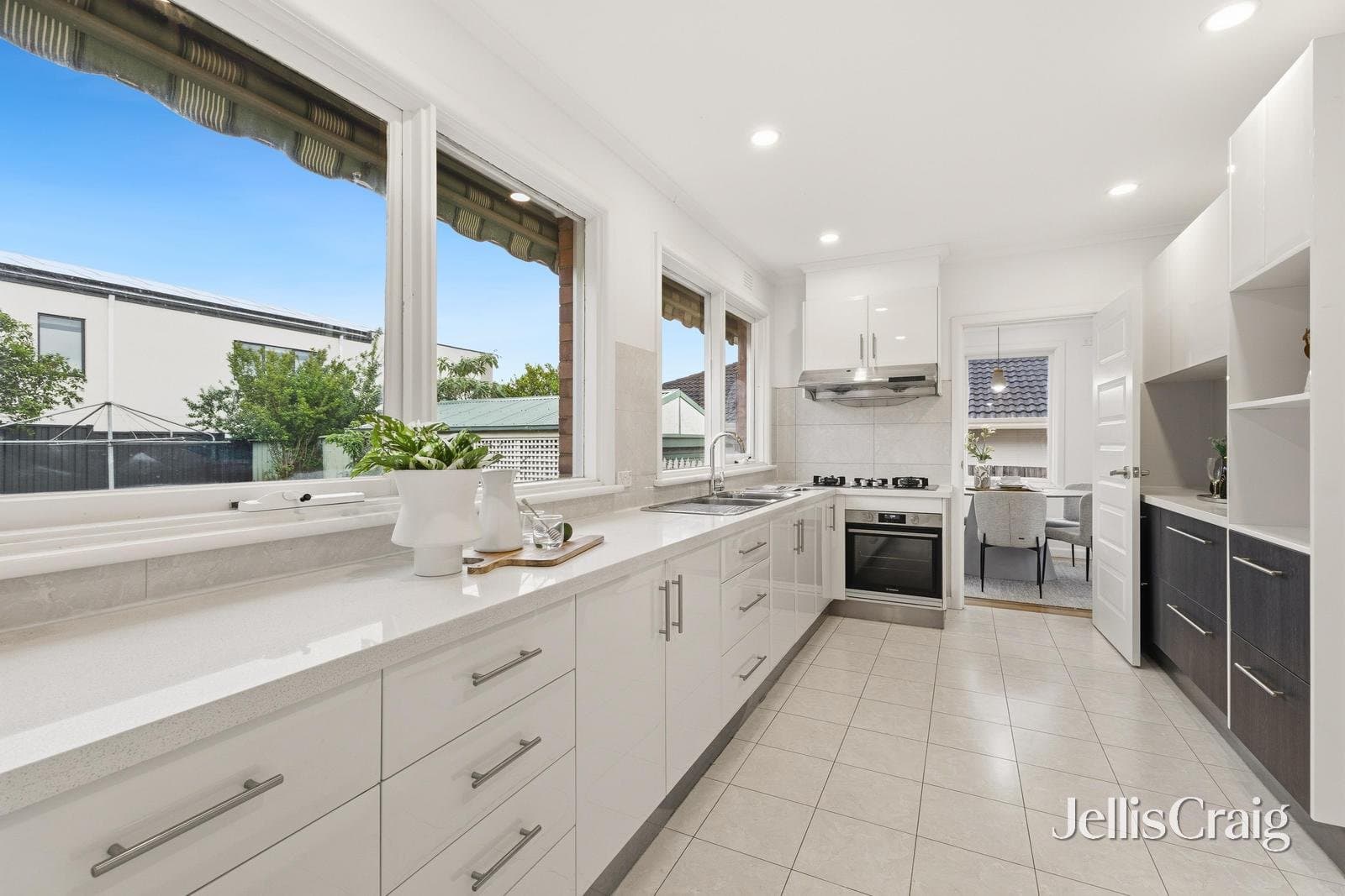 27 Robinlee Avenue, Burwood East, Burwood East - Thumbnail 5