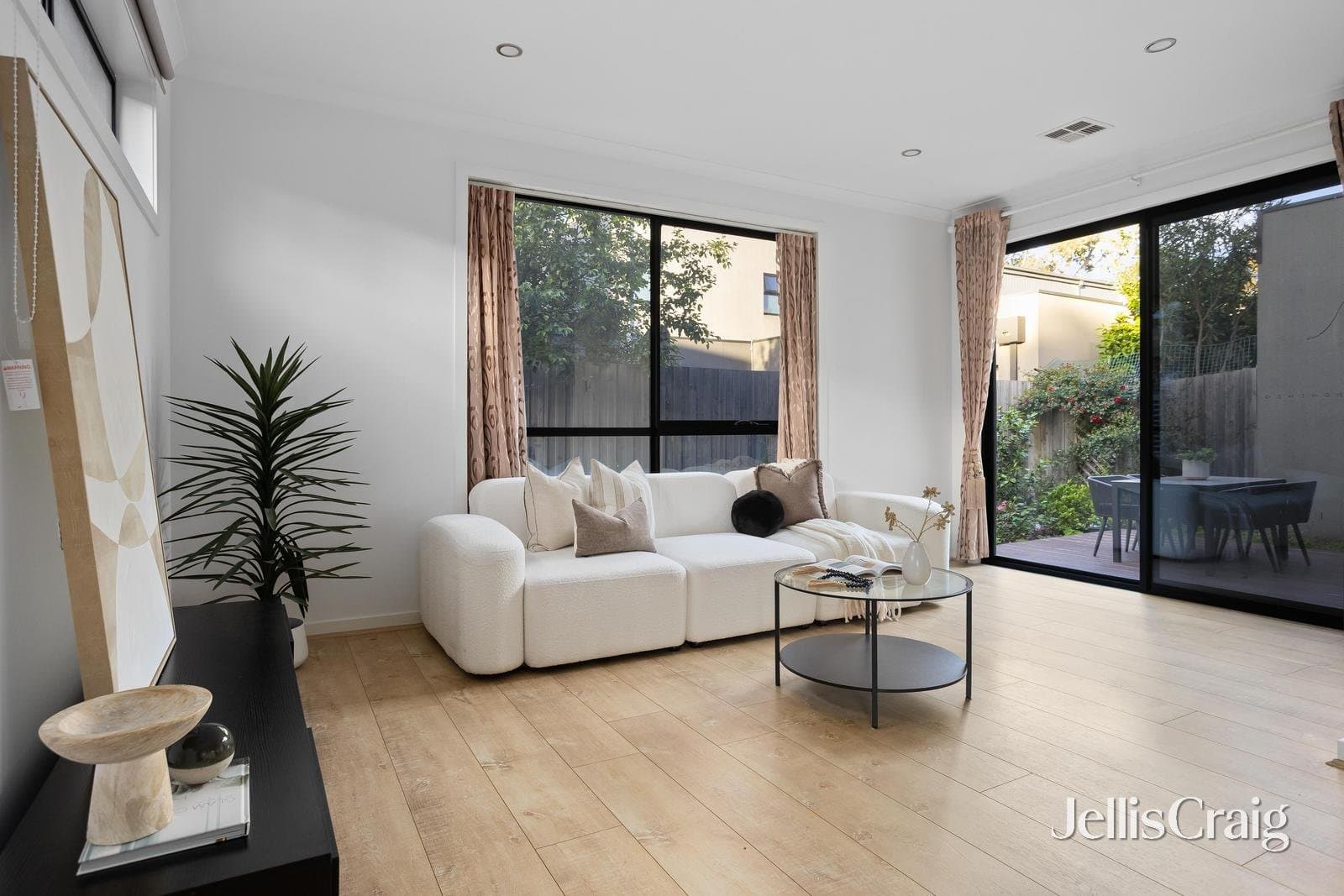 8 Skeggs Crescent, Heidelberg Heights, Heidelberg Heights - Thumbnail 3