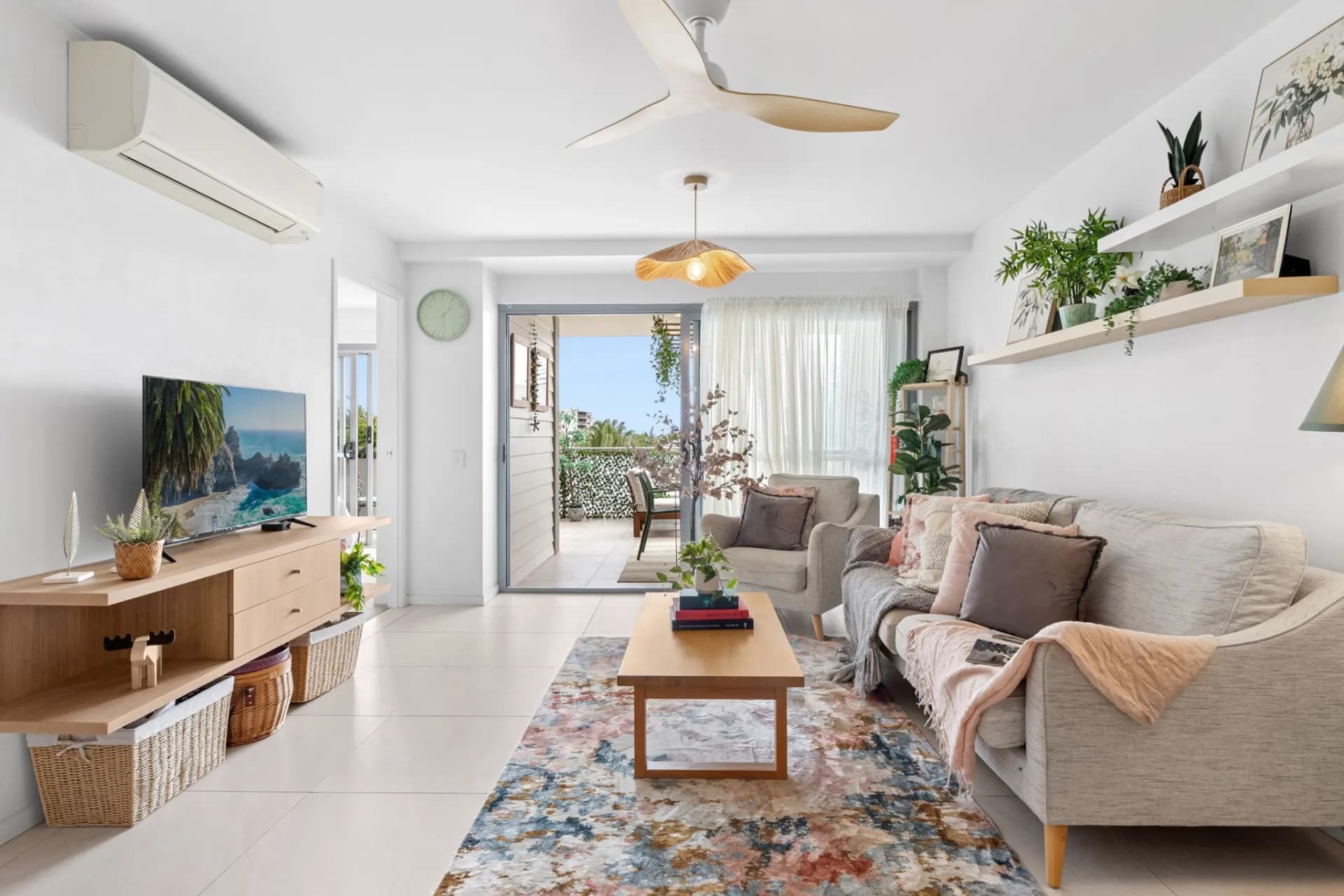402/4 Maud Street, Maroochydore - Image 1
