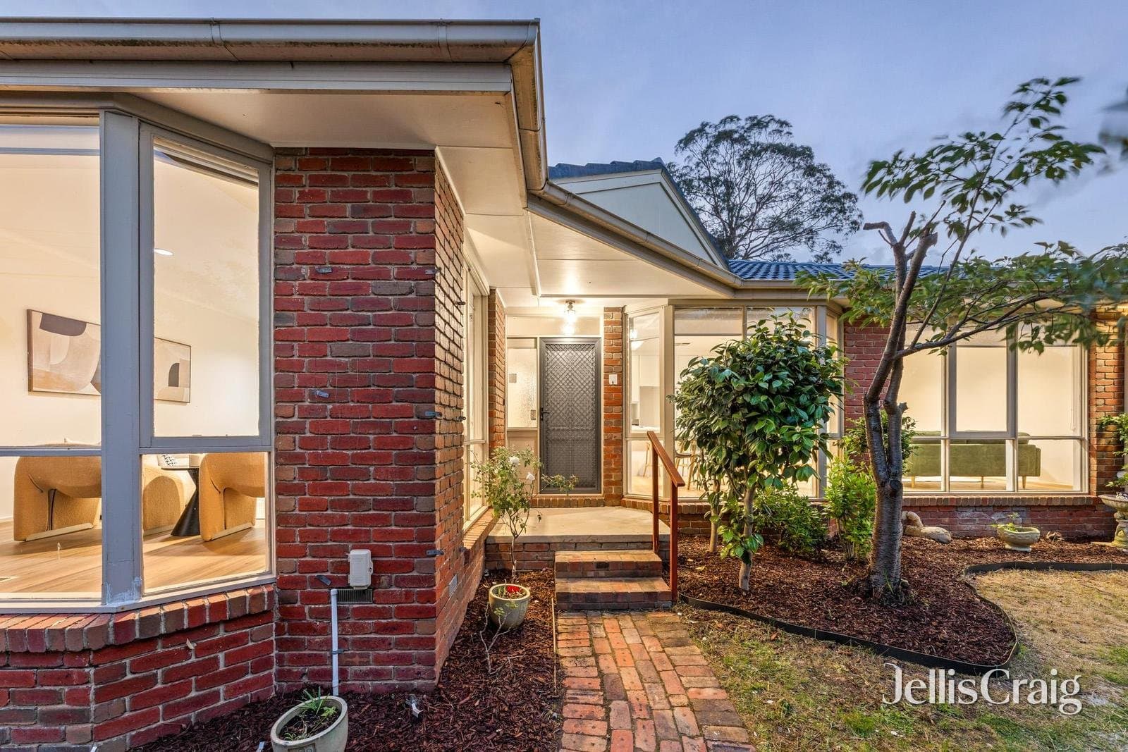 2/9 Hammence Street, Glen Waverley, Glen Waverley - Image 1