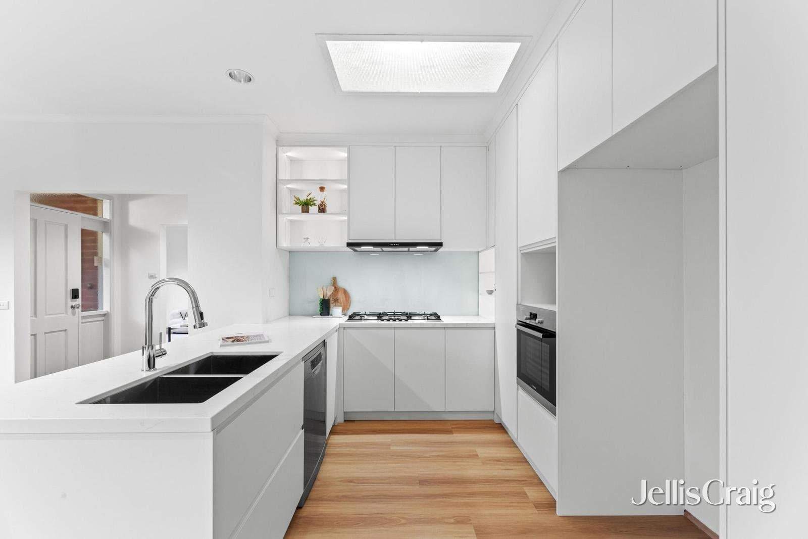2/9 Hammence Street, Glen Waverley, Glen Waverley - Thumbnail 4