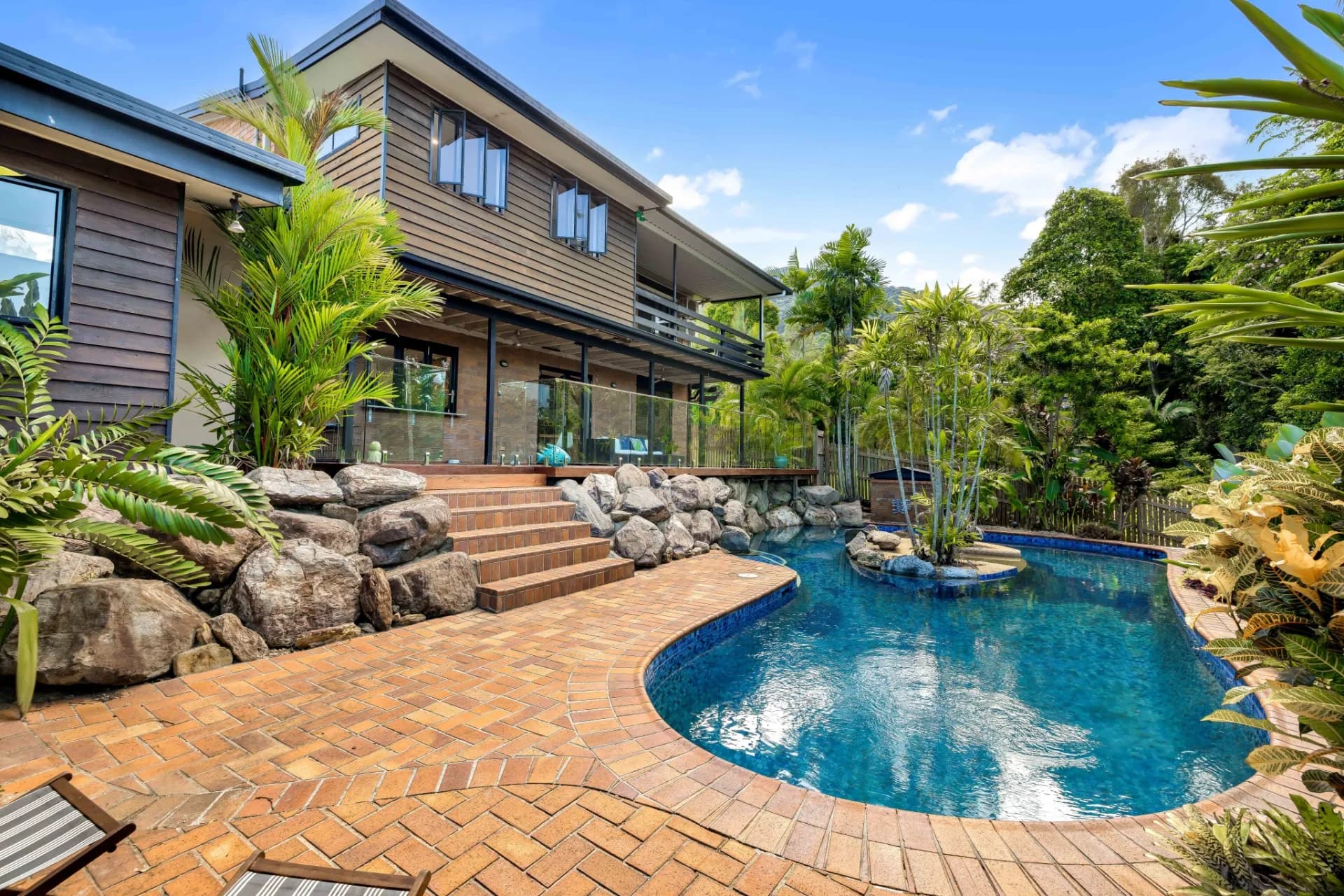14 Eugenia Crescent, Redlynch - Thumbnail 3